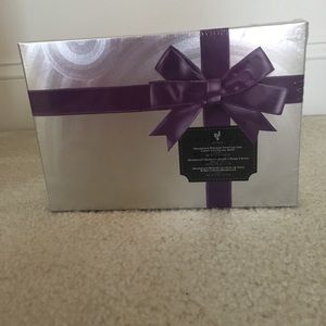 Younique Exclusive Nude Lip Holiday Bundle